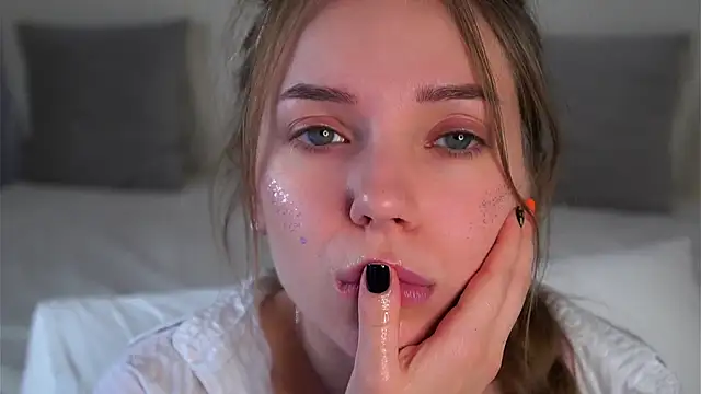 KarriBrownd online show from October 11, 1:21 am