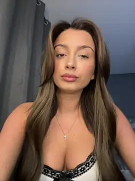 ellariverss online show from May 21, 2:20 am