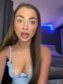 ellariverss online show from July 18, 2:48 am