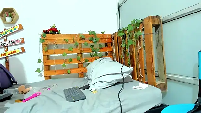 cris dulce online show from January 15, 12:05 am