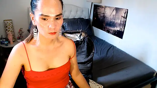 NinaDOM4CUM online show from June 12, 4:20 am