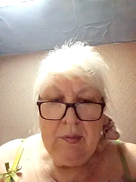 Alexia64231 online show from June 12, 3:47 am