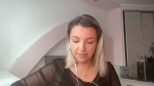 Snapshot of Beautysoul_ chatting on September 16, 10:01 am Beautysoul  online show from September 16, 10:01 am