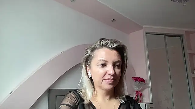 Snapshot of Beautysoul_ chatting on October 13, 9:12 am Beautysoul  online show from October 13, 9:12 am