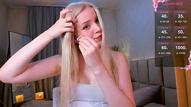 Snapshot of peachii_meow chatting on October 8, 12:42 pm peachii meow online show from October 8, 12:42 pm