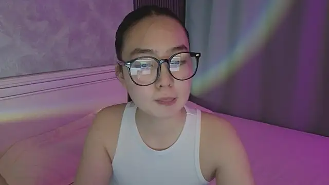 Snapshot of akino_hen chatting on September 15, 6:04 pm akino hen online show from September 15, 6:04 pm