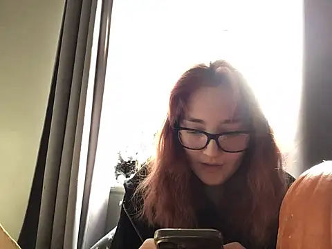 Snapshot of ivysplayhouse chatting on October 29, 1:26 pm ivysplayhouse online show from October 29, 1:26 pm