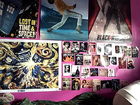 Snapshot of ivysplayhouse chatting on October 23, 1:28 pm ivysplayhouse online show from October 23, 1:28 pm