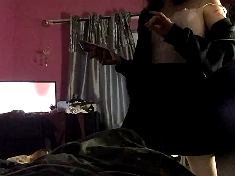 Snapshot of ivysplayhouse chatting on October 18, 5:04 pm ivysplayhouse online show from October 18, 5:04 pm