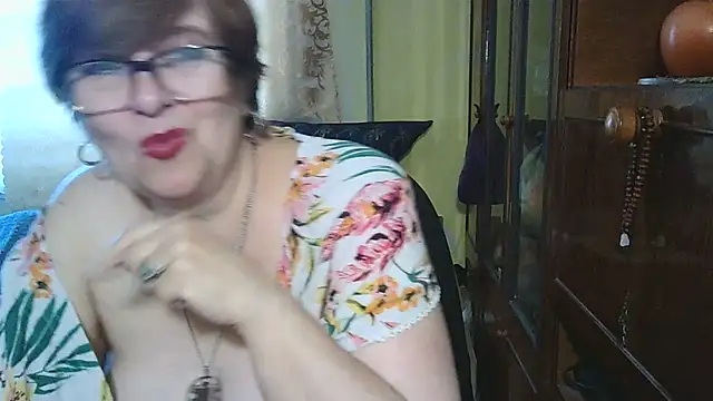 Snapshot of VeronicaGold511 chatting on September 25, 8:13 am VeronicaGold511 online show from September 25, 8:13 am