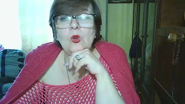 Snapshot of VeronicaGold511 chatting on October 14, 7:44 am VeronicaGold511 online show from October 14, 7:44 am