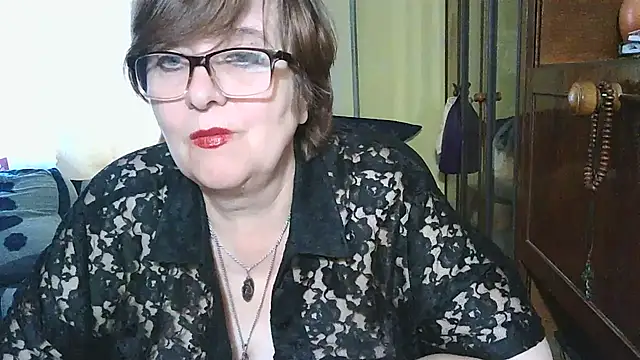 Snapshot of VeronicaGold511 chatting on October 9, 7:56 am VeronicaGold511 online show from October 9, 7:56 am