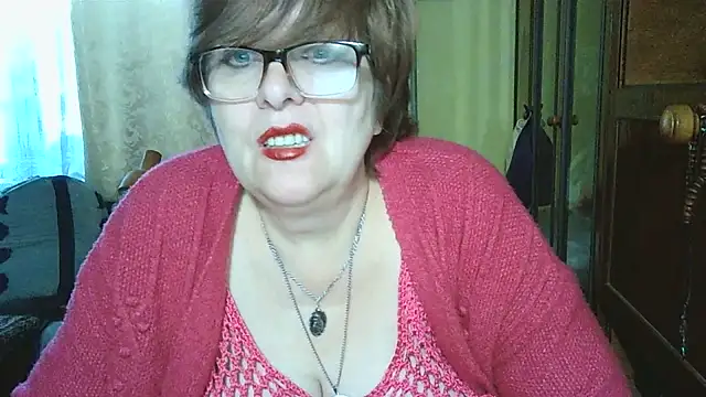 Snapshot of VeronicaGold511 chatting on October 17, 7:55 am VeronicaGold511 online show from October 17, 7:55 am