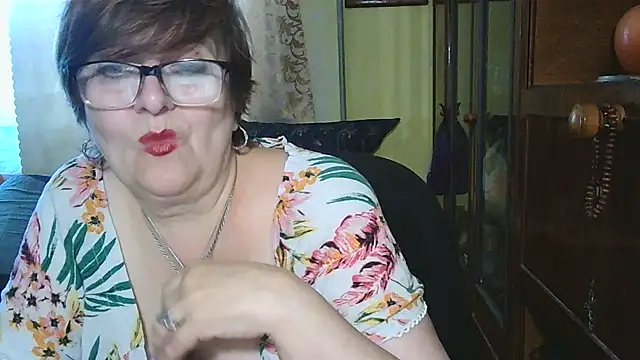 Snapshot of VeronicaGold511 chatting on September 26, 8:23 am VeronicaGold511 online show from September 26, 8:23 am