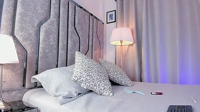  Alicerosee online show from May 8, 11:06 pm
