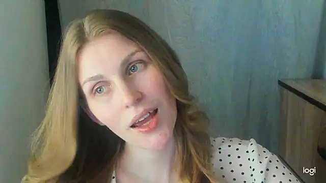 JuliaMuuun online show from June 9, 8:41 pm