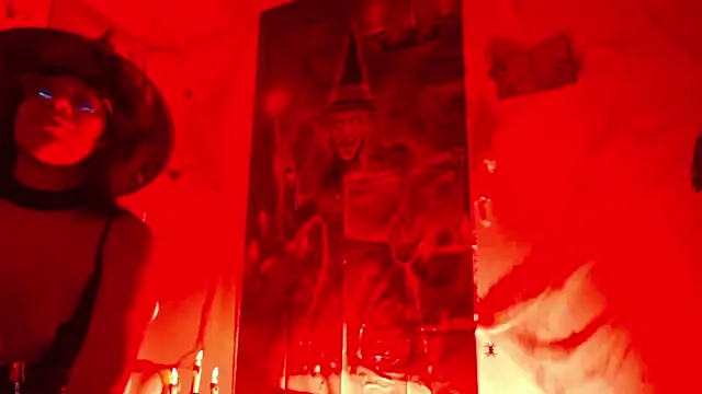 SamantaSweett  online show from October 10, 2:44 pm