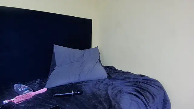 ThickTemptress18 online show from October 24, 3:30 pm