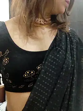 HORNYDIVYABABY online show from April 21, 10:00 am