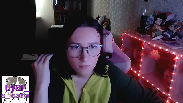 Snapshot of s_cara chatting on October 4, 1:39 pm s cara online show from October 4, 1:39 pm