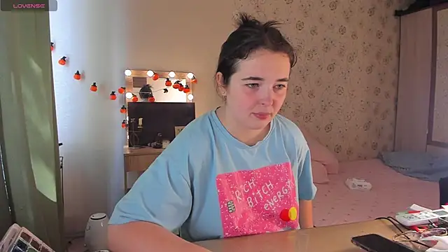 Alice next door online show from July 23, 9:39 am