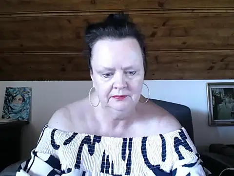 TiffanyMature online show from July 21, 3:02 pm