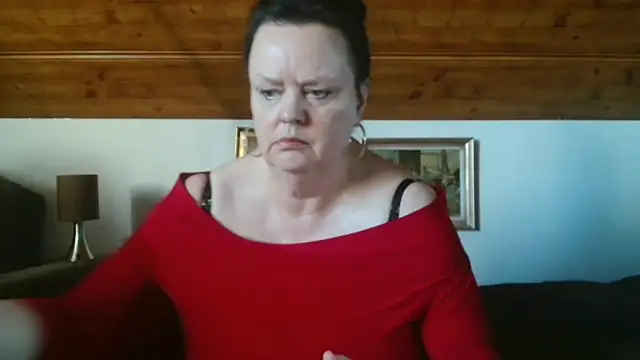 Snapshot of TiffanyMature chatting on September 25, 8:13 am TiffanyMature online show from September 25, 8:13 am