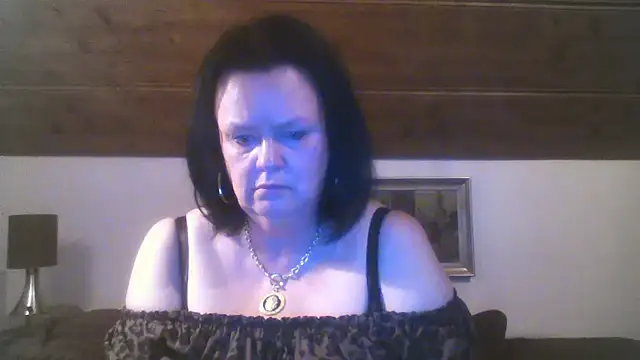 Snapshot of TiffanyMature chatting on September 15, 8:27 pm TiffanyMature online show from September 15, 8:27 pm