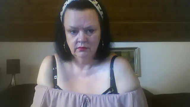 Snapshot of TiffanyMature chatting on September 22, 7:51 am TiffanyMature online show from September 22, 7:51 am