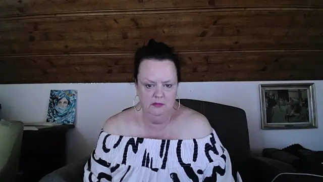 TiffanyMature online show from July 28, 3:21 pm