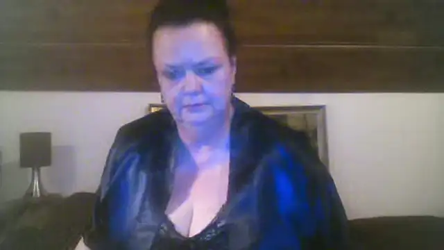 Snapshot of TiffanyMature chatting on September 20, 8:51 pm TiffanyMature online show from September 20, 8:51 pm