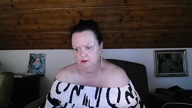 TiffanyMature online show from July 28, 5:13 pm