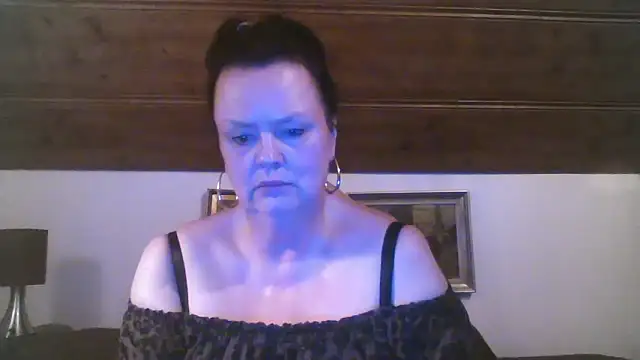 Snapshot of TiffanyMature chatting on September 17, 8:29 pm TiffanyMature online show from September 17, 8:29 pm