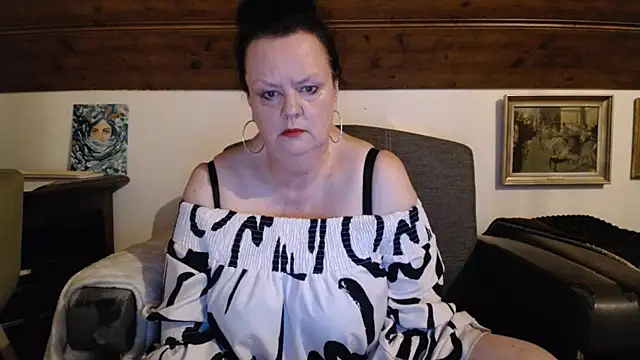 TiffanyMature online show from July 31, 8:32 pm