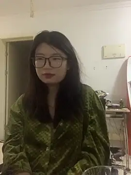 Snapshot of SSlady521 chatting on October 6, 4:45 pm SSlady521 online show from October 6, 4:45 pm