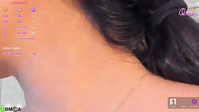 VioletHilton online show from February 26, 11:59 pm