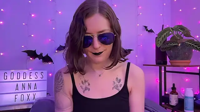 mistressannafoxx online show from November 21, 9:50 pm