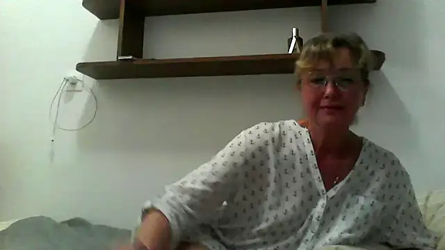 Snapshot of IrynaMolbertx chatting on September 25, 7:55 pm IrynaMolbertx online show from September 25, 7:55 pm