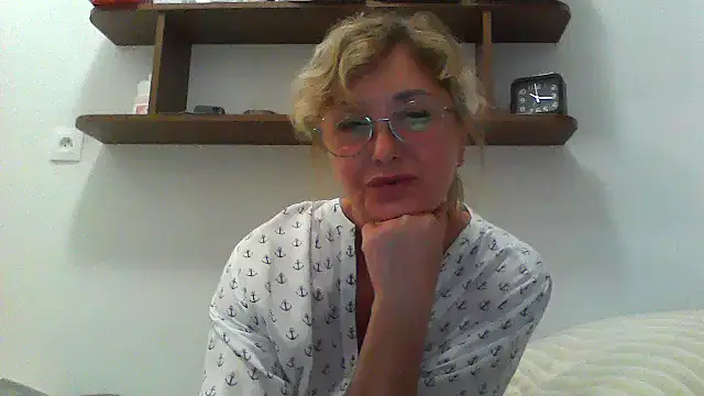 Snapshot of IrynaMolbertx chatting on September 16, 8:17 pm IrynaMolbertx online show from September 16, 8:17 pm