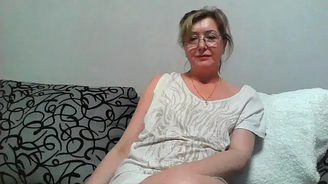 Snapshot of IrynaMolbertx chatting on October 19, 7:27 pm IrynaMolbertx online show from October 19, 7:27 pm