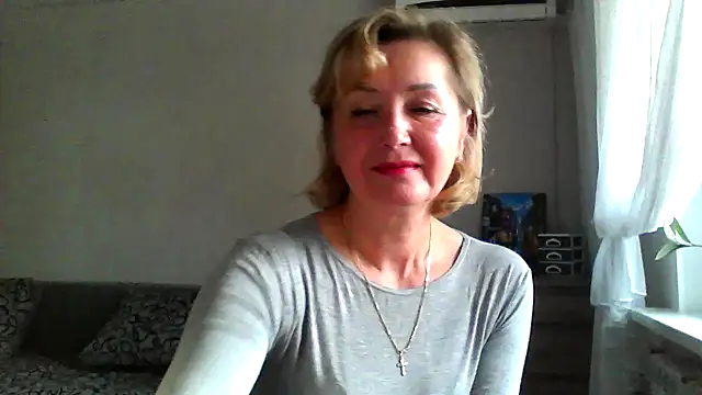 Snapshot of IrynaMolbertx chatting on October 11, 8:08 am IrynaMolbertx online show from October 11, 8:08 am
