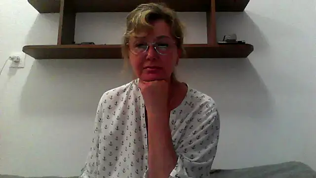 Snapshot of IrynaMolbertx chatting on September 29, 8:36 pm IrynaMolbertx online show from September 29, 8:36 pm