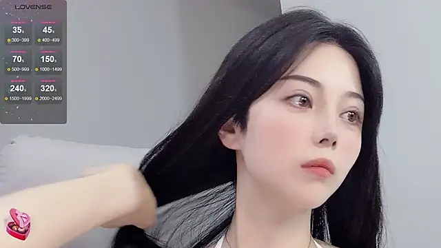 Amy-i online show from June 28, 12:34 pm