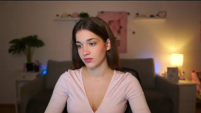 kissie cat online show from December 15, 2:11 pm