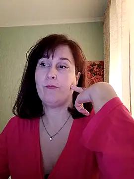 Amandda  online show from May 8, 4:10 pm