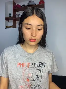 hotwife26 online show from April 7, 8:55 pm