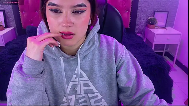 Natalie loffreda online show from November 17, 3:07 am