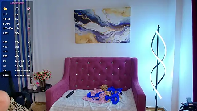 Emma  Ross online show from July 26, 2:30 am