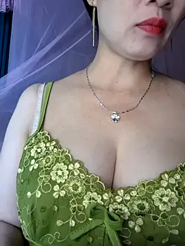 Snapshot of Nana-bar chatting on October 17, 3:59 pm Nana-bar online show from October 17, 3:59 pm