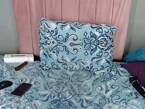 SWEETBERRYxXx online show from October 24, 12:06 am